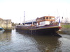 90' dutch barge shooting the bridge